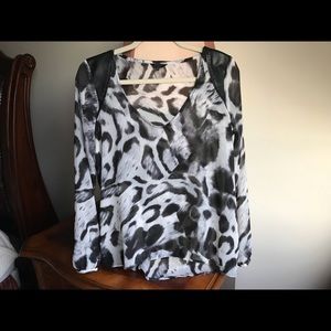 Guess sheer top medium